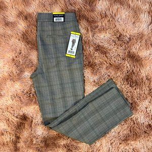 Hilary Radley Stretchy Work Pant with Pockets in Cream/Black Plaid